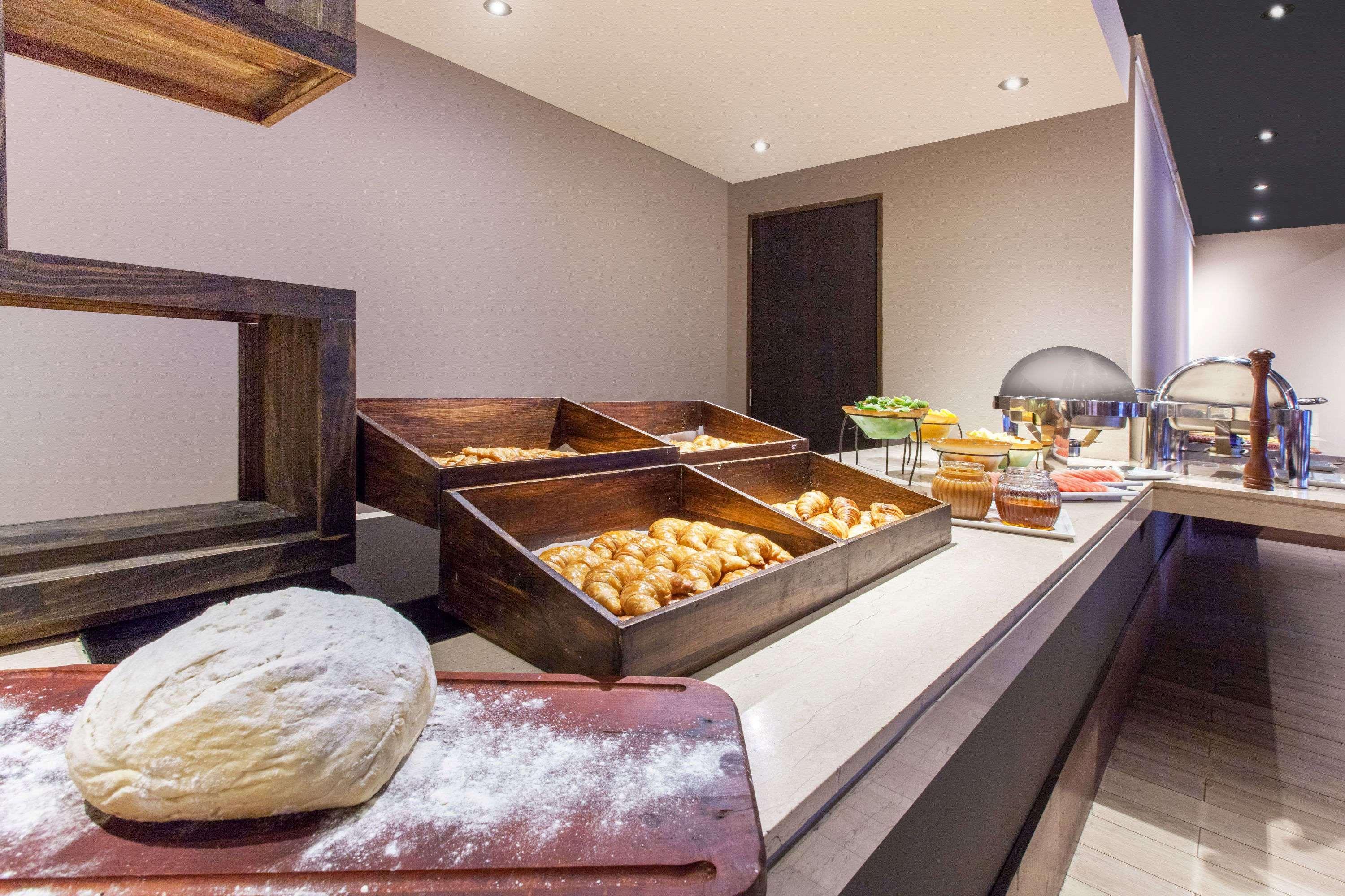蒂格雷温德姆诺代尔塔酒店 - 布宜诺斯艾利斯 外观 照片 A buffet at a hotel