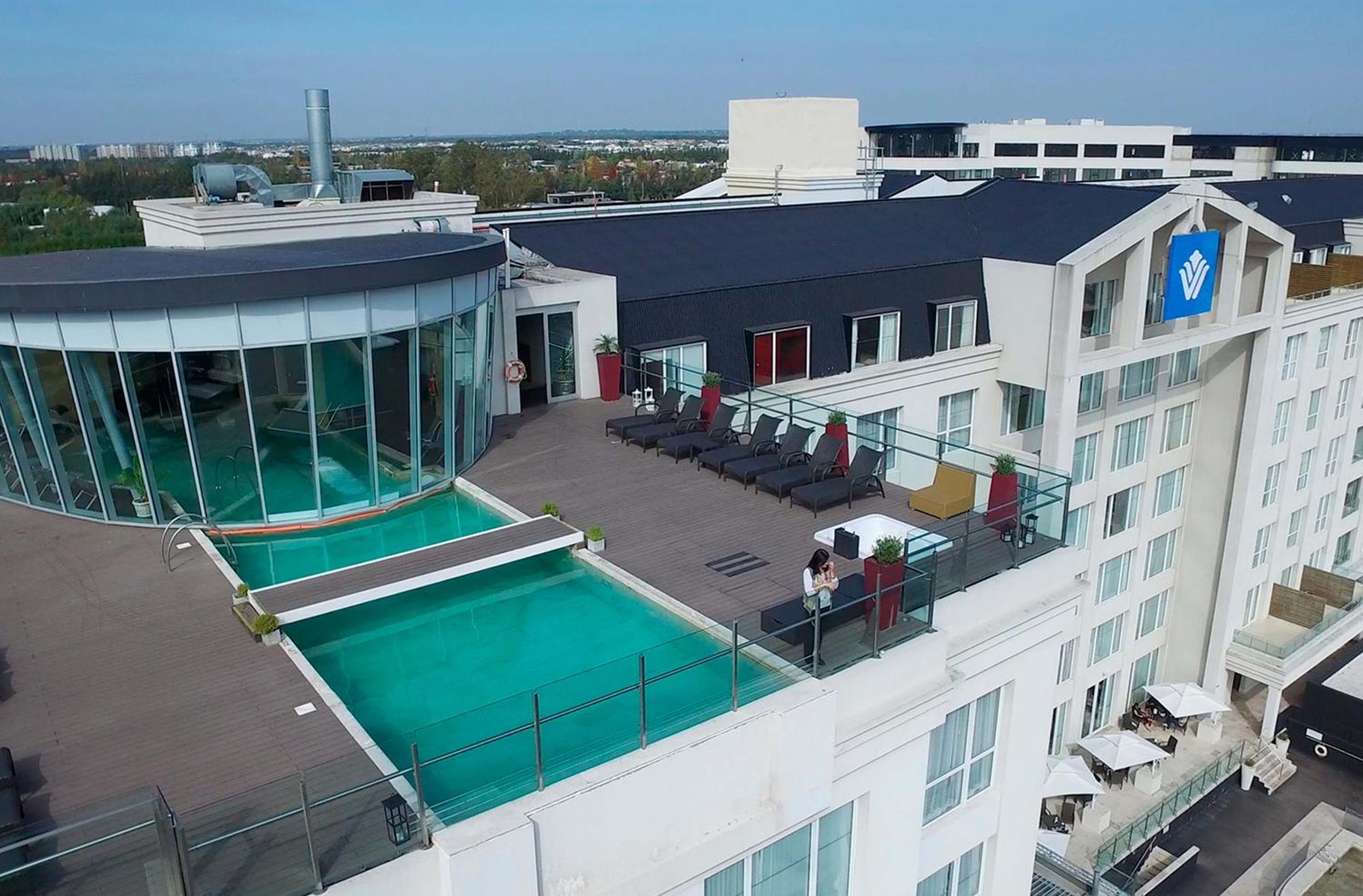 蒂格雷温德姆诺代尔塔酒店 - 布宜诺斯艾利斯 外观 照片 The rooftop pool at the Hilton Prague